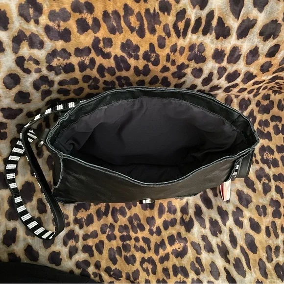 Via Mia Verao Crossbody Bag w/unique knotted handle - Picture 6 of 13